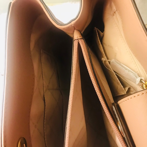 Michael Kors Pink Medium Cynthia Saffiano Satche - Picture 10 of 16